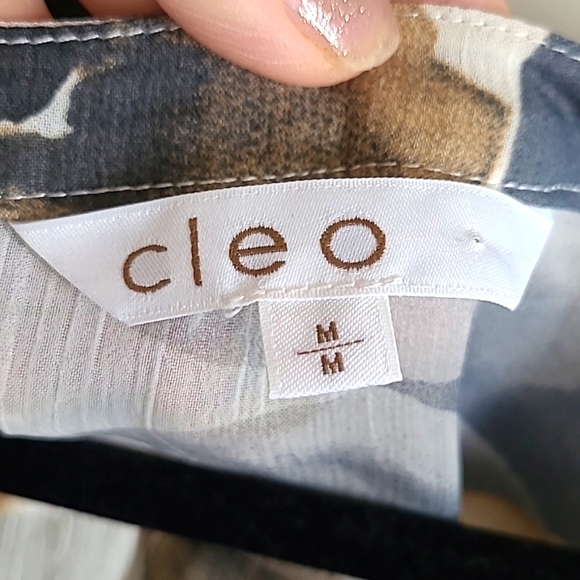 Cleo Floral Print Watercolor Casual Loose Shirt, Adjustable Sleeves, Size M - Picture 5 of 11